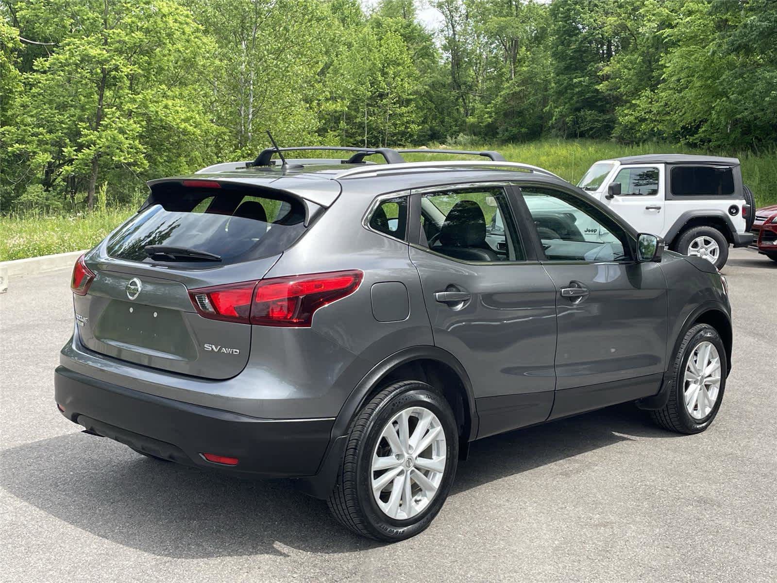 Used 2018 Nissan Rogue Sport SV w/ SV Technology Package AWD/4WD image 5