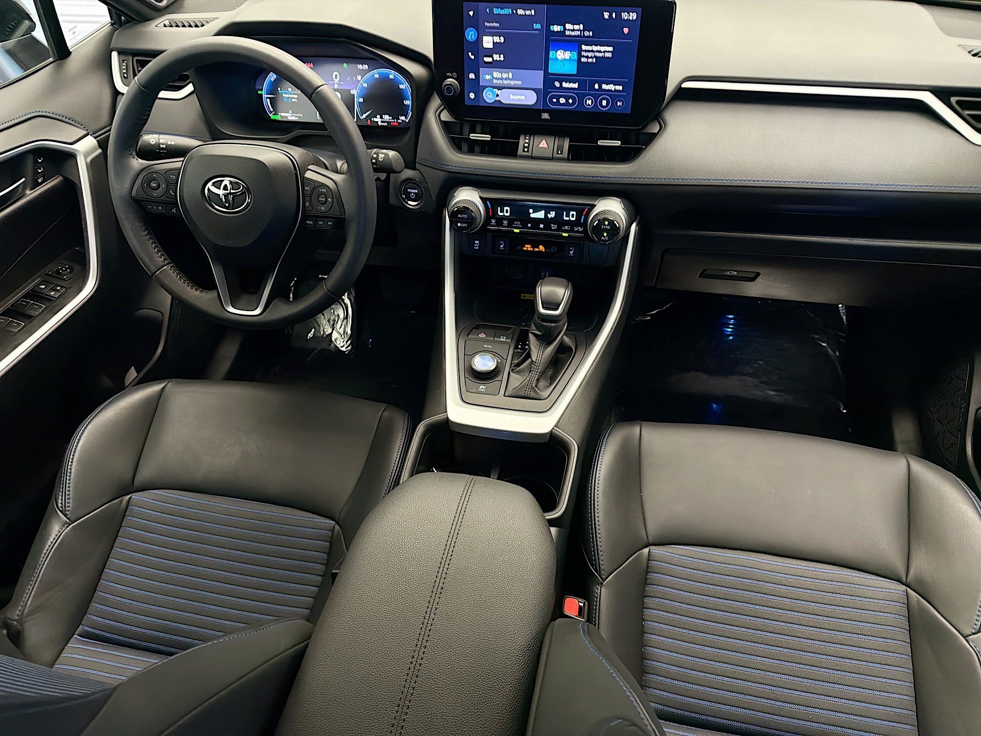 Used 2024 Toyota RAV4 XSE w/ Advanced Technology Package AWD/4WD image 11