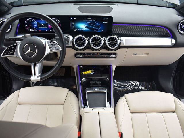 Used 2025 Mercedes-Benz GLB 250 4MATIC image 11