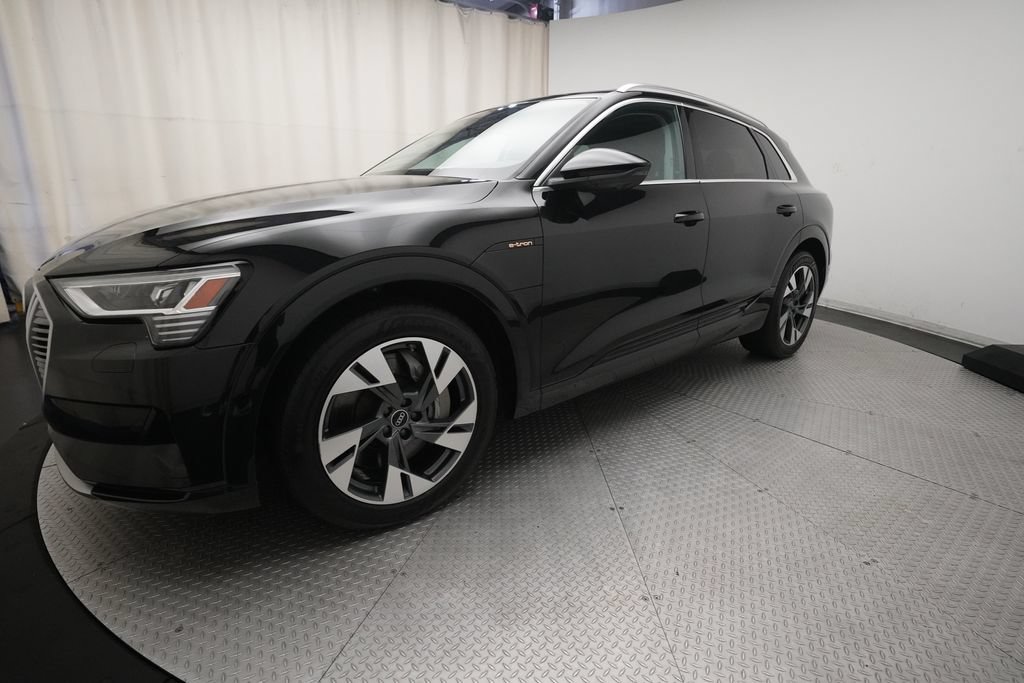 Used 2022 Audi e-tron Premium Plus w/ Premium Plus Package AWD/4WD image 1