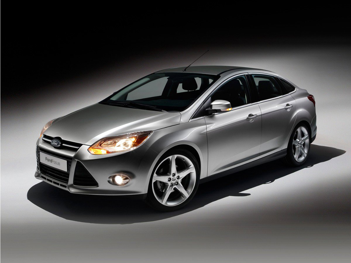 Used 2012 Ford Focus Titanium FWD image 1