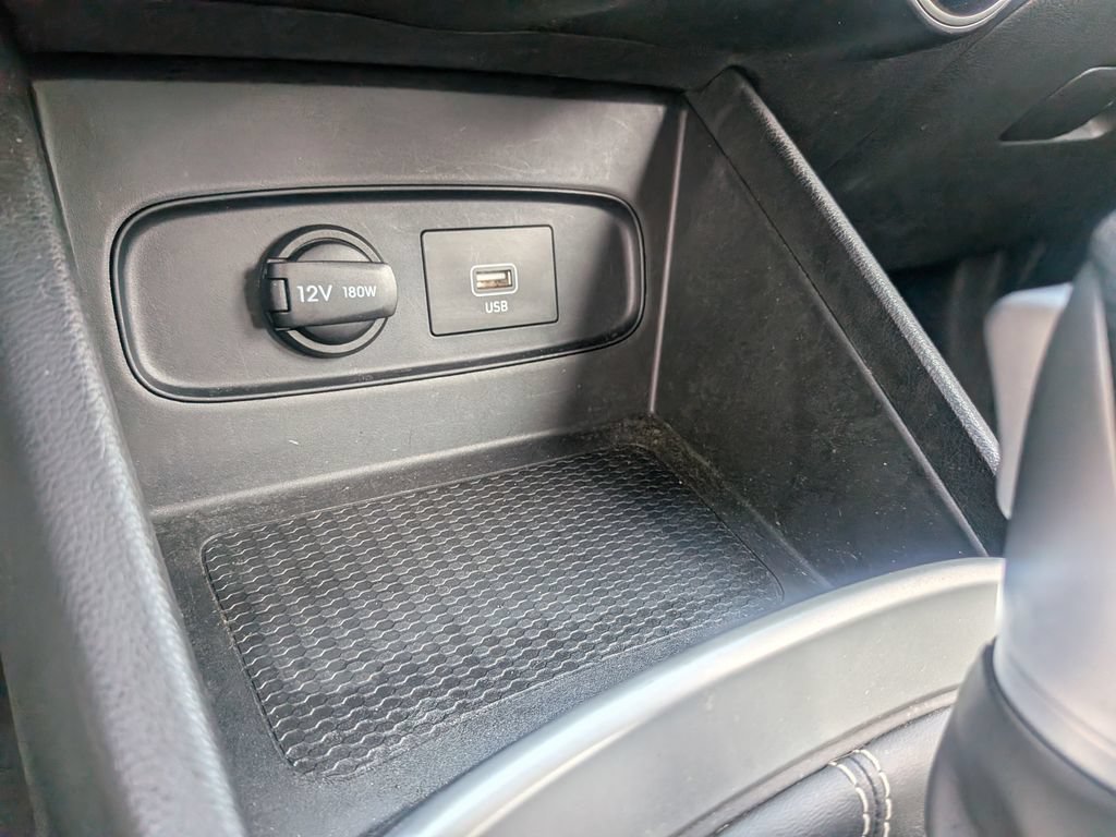 Used 2020 Hyundai Venue SE FWD image 15