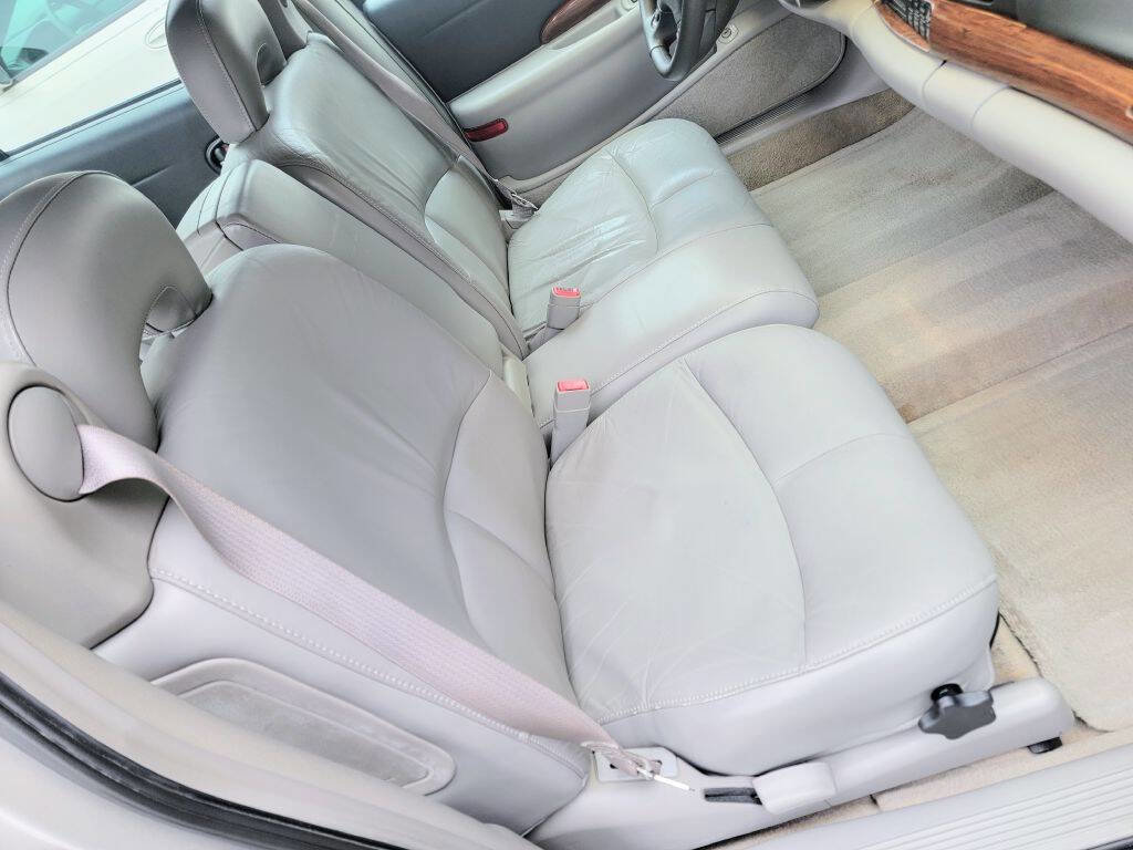 Used 2004 Buick Le Sabre Custom w/ Platinum Edition FWD image 19