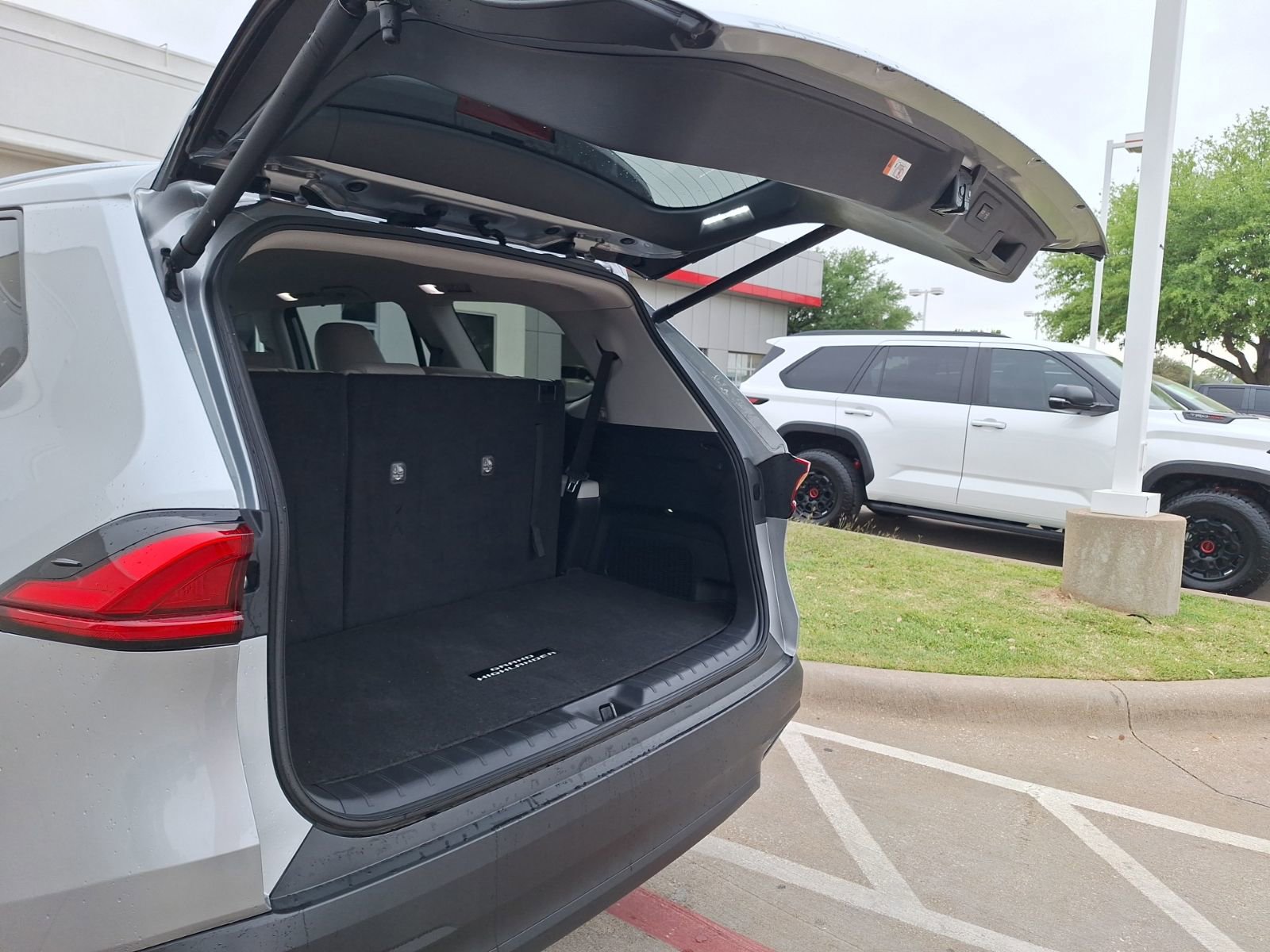 Used 2024 Toyota Grand Highlander XLE image 35