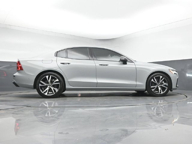 Used 2025 Volvo S60 B5 Plus FWD image 41