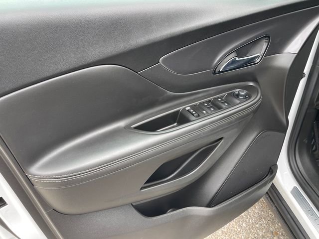 Used 2022 Buick Encore Preferred image 13