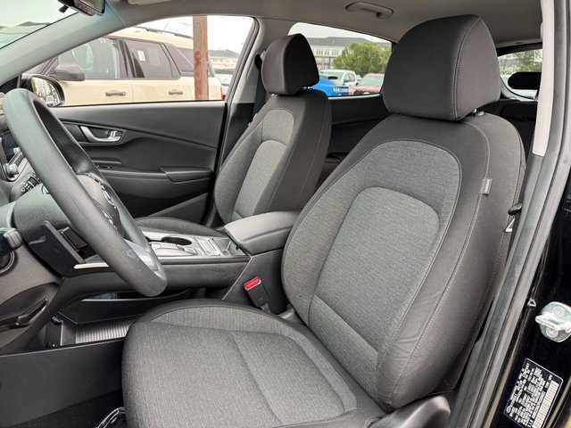 Used 2023 Hyundai Kona SE image 14