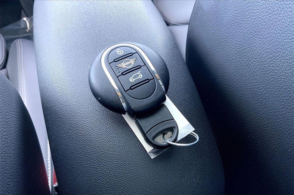 Used 2020 MINI Cooper S w/ Premium Package image 26