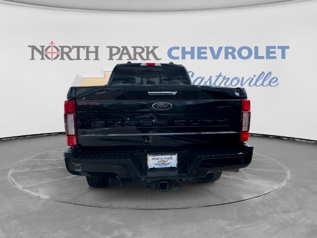 Used 2022 Ford F250 Lariat w/ Black Appearance Package AWD/4WD image 4