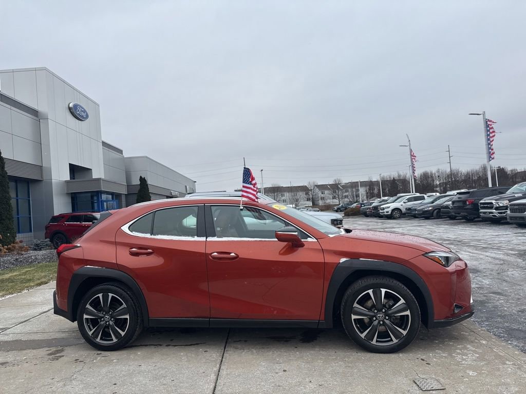 Used 2019 Lexus UX 200 image 8