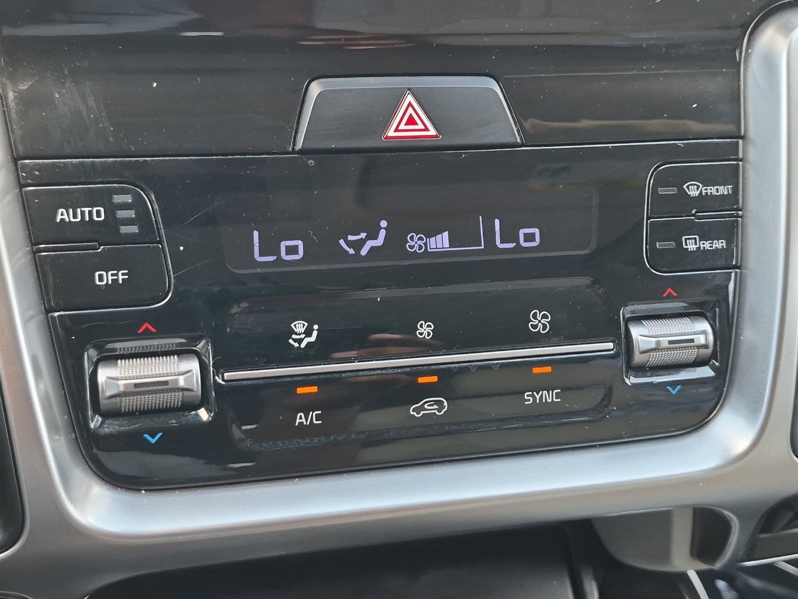 Used 2022 Kia Sorento S FWD image 19