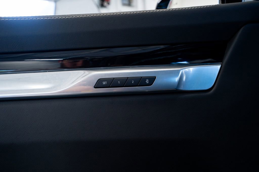 Used 2025 Cadillac Escalade Sport w/ LPO, ONYX Package image 23