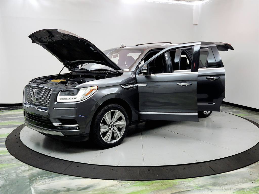 Used 2018 Lincoln Navigator L Reserve w/ Technology Package AWD/4WD image 9