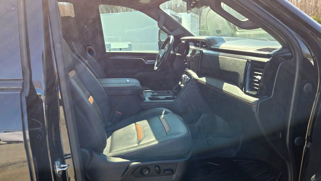 Used 2024 GMC Sierra 3500 AT4 w/ AT4 Preferred Package AWD/4WD image 22