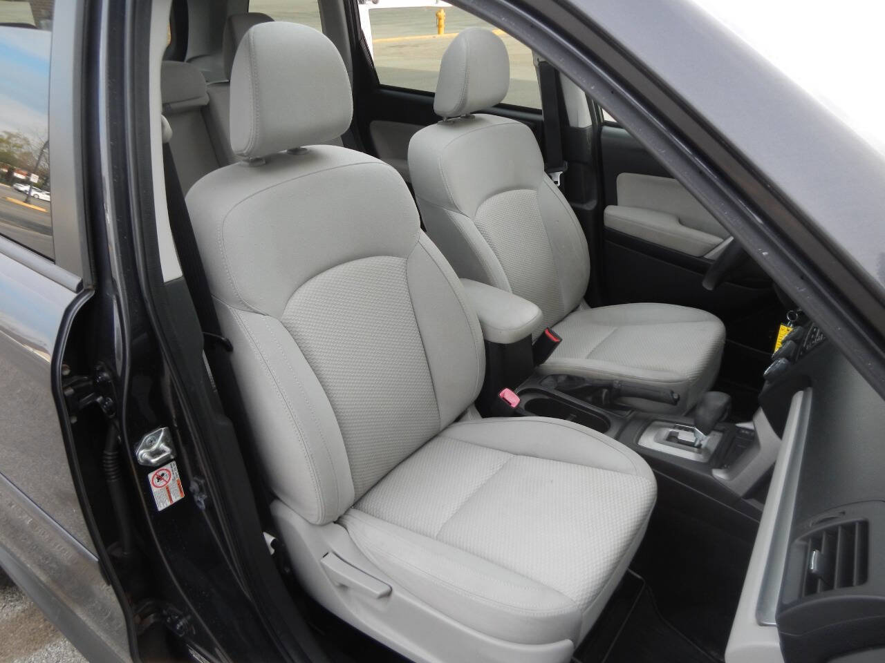 Used 2015 Subaru Forester 2.5i Premium w/ All-Weather Package AWD/4WD image 37