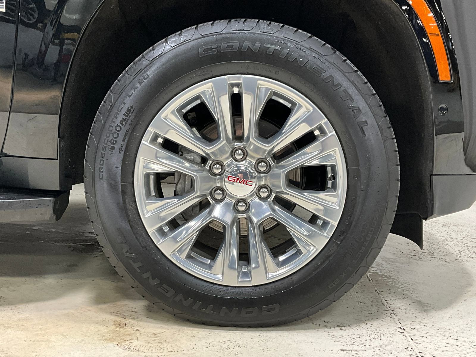 Used 2025 GMC Yukon XL Denali image 11