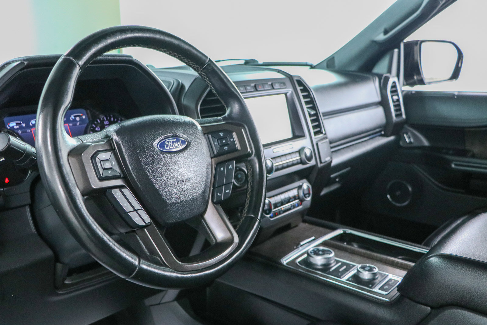 Used 2021 Ford Expedition Limited AWD/4WD image 24