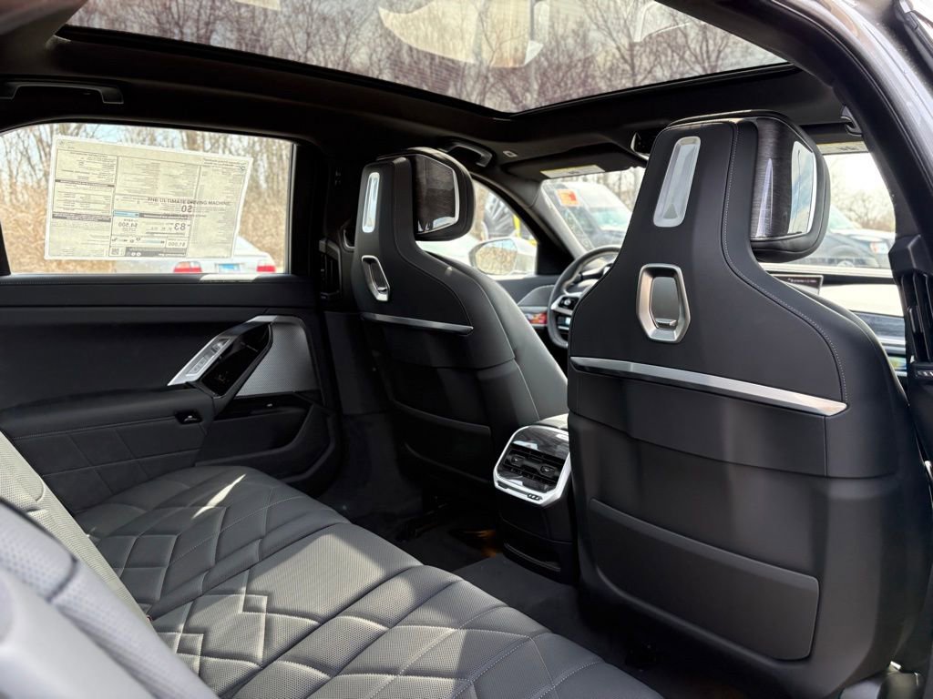 Used 2025 BMW i7 xDrive60 w/ Premium Package image 20