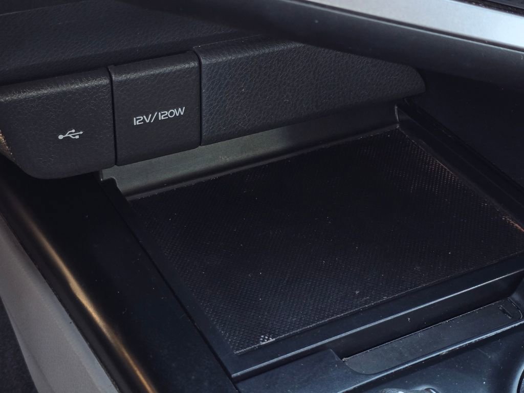 Used 2020 Toyota Camry SE FWD image 21