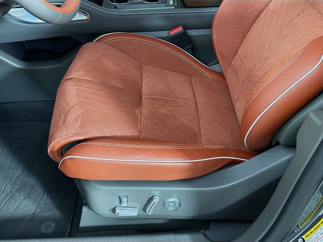 Certified 2025 Lincoln Nautilus Black Label image 24