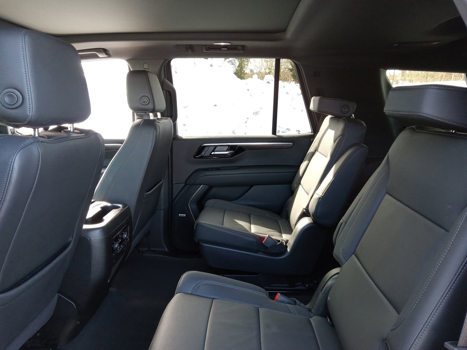 Used 2025 Chevrolet Tahoe Z71 w/ Z71 Off-Road Package image 26