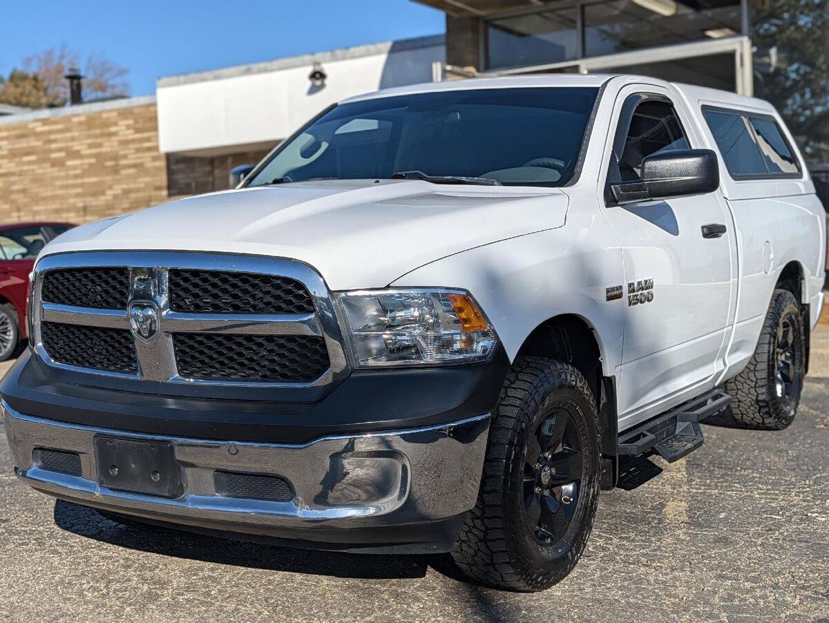 Used 2017 RAM 1500 Tradesman w/ Chrome Appearance Group RWD image 4