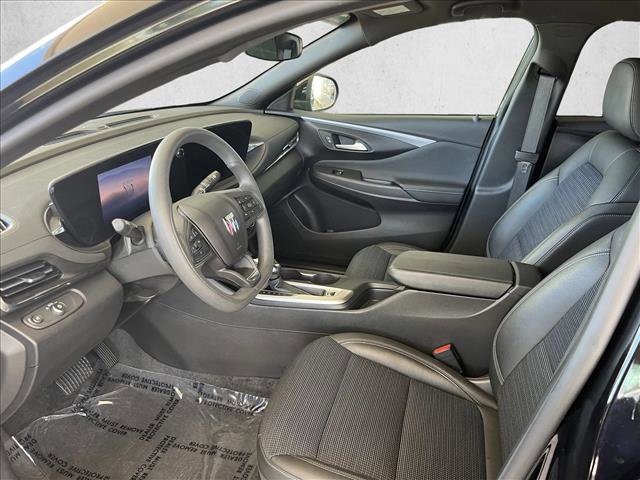 Used 2025 Buick Envista Preferred image 9