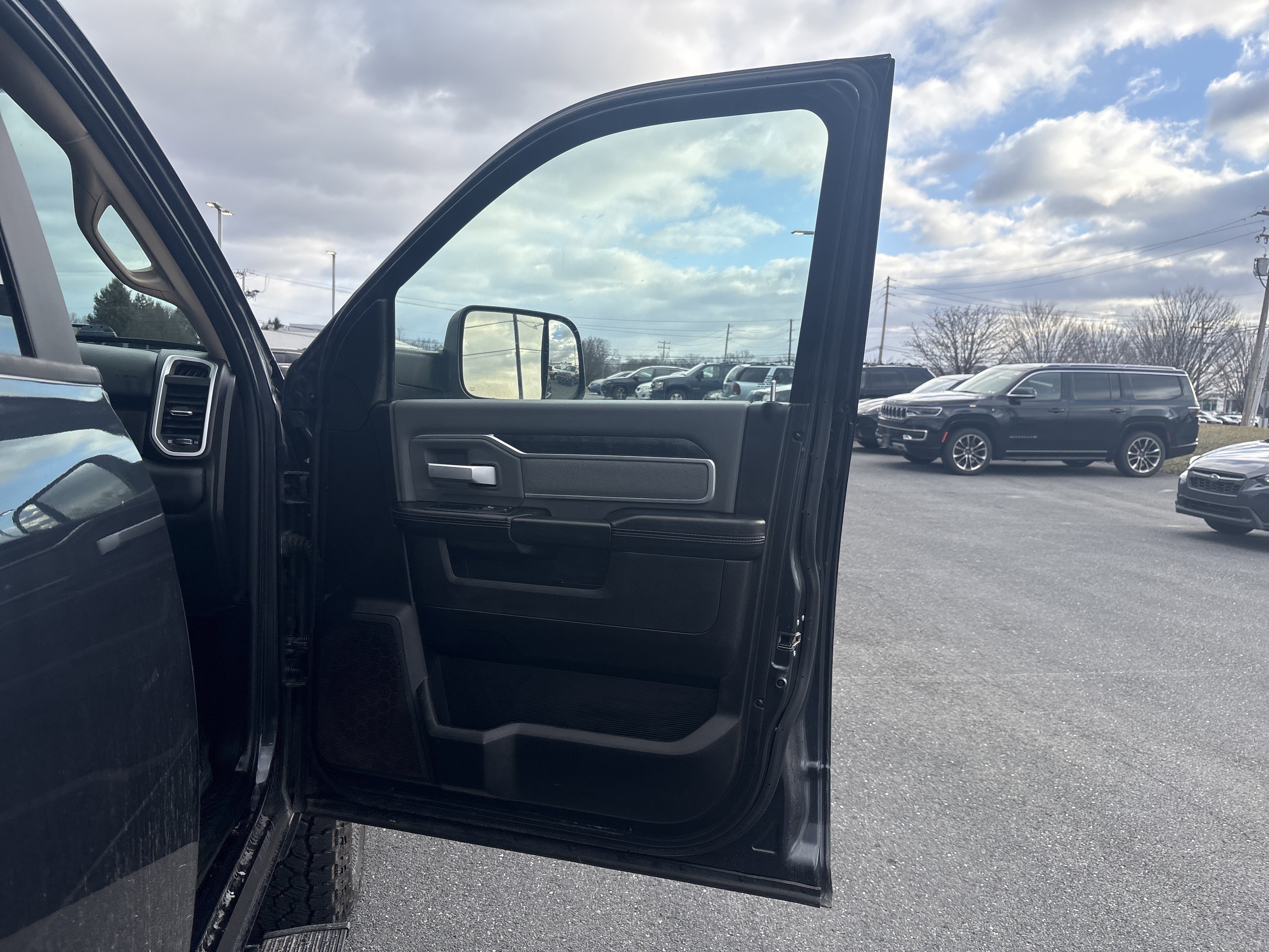 Used 2020 RAM 2500 Big Horn w/ Level 2 Equipment Group image 8