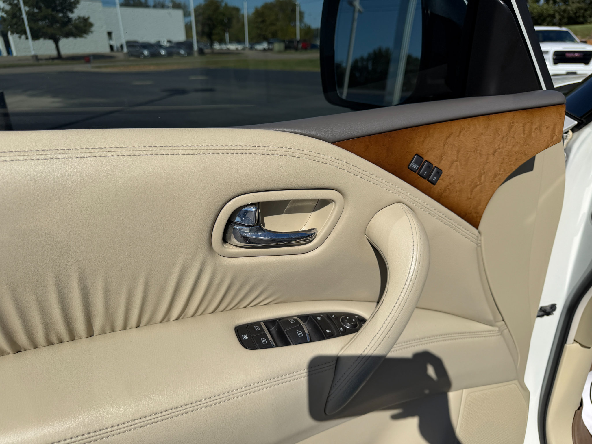 Used 2013 INFINITI QX56 4WD w/ Theater Pkg image 37