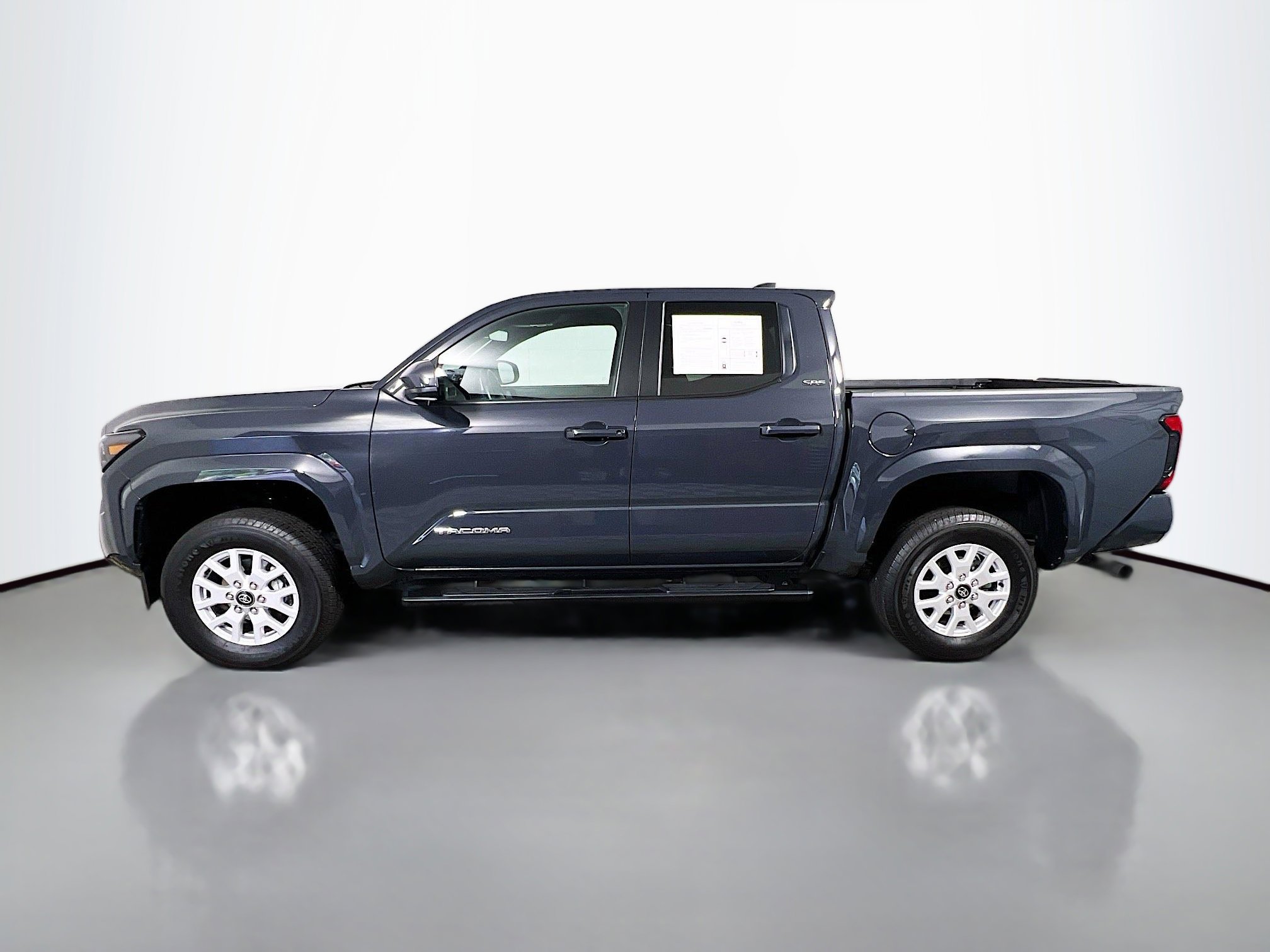 Used 2025 Toyota Tacoma SR5 image 8