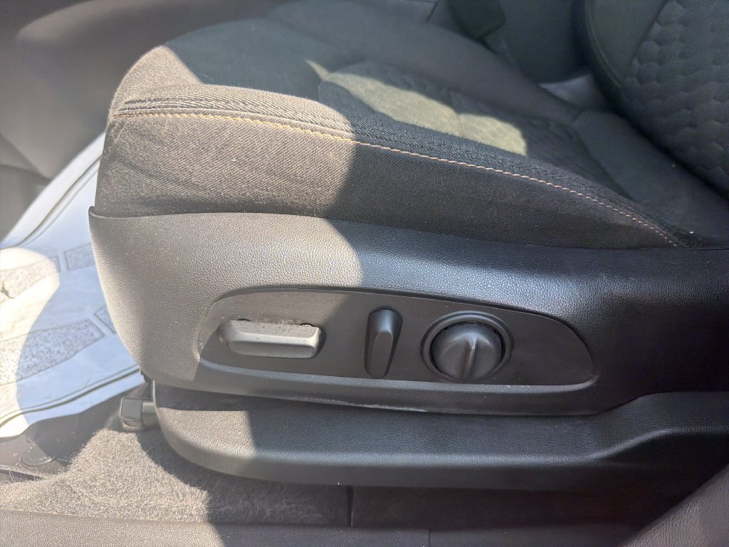 Used 2020 Chevrolet Equinox LT FWD image 4