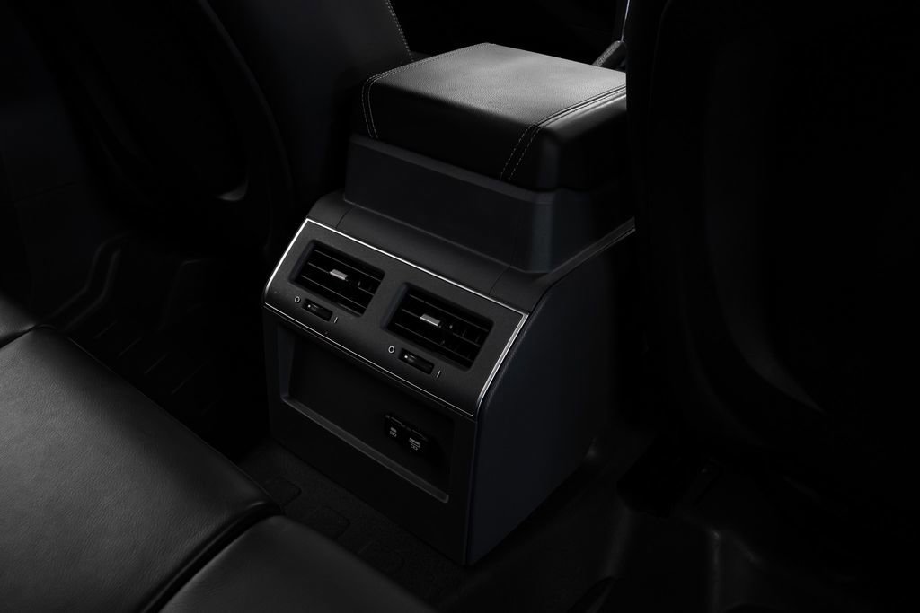 Used 2024 INEOS Grenadier image 37