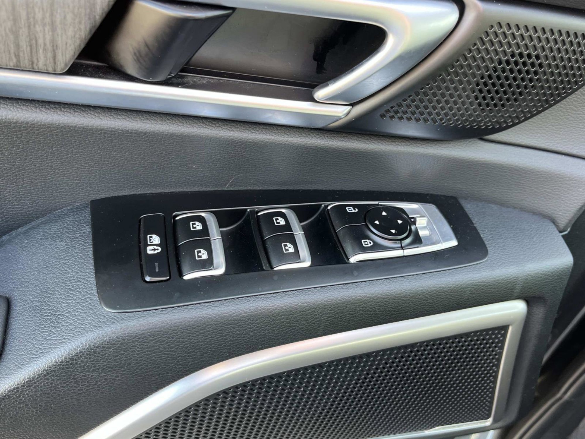 Used 2024 Kia Telluride EX image 26