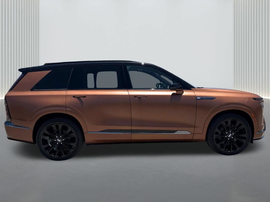 New 2027 Cadillac Vistiq Sport AWD/4WD image 4