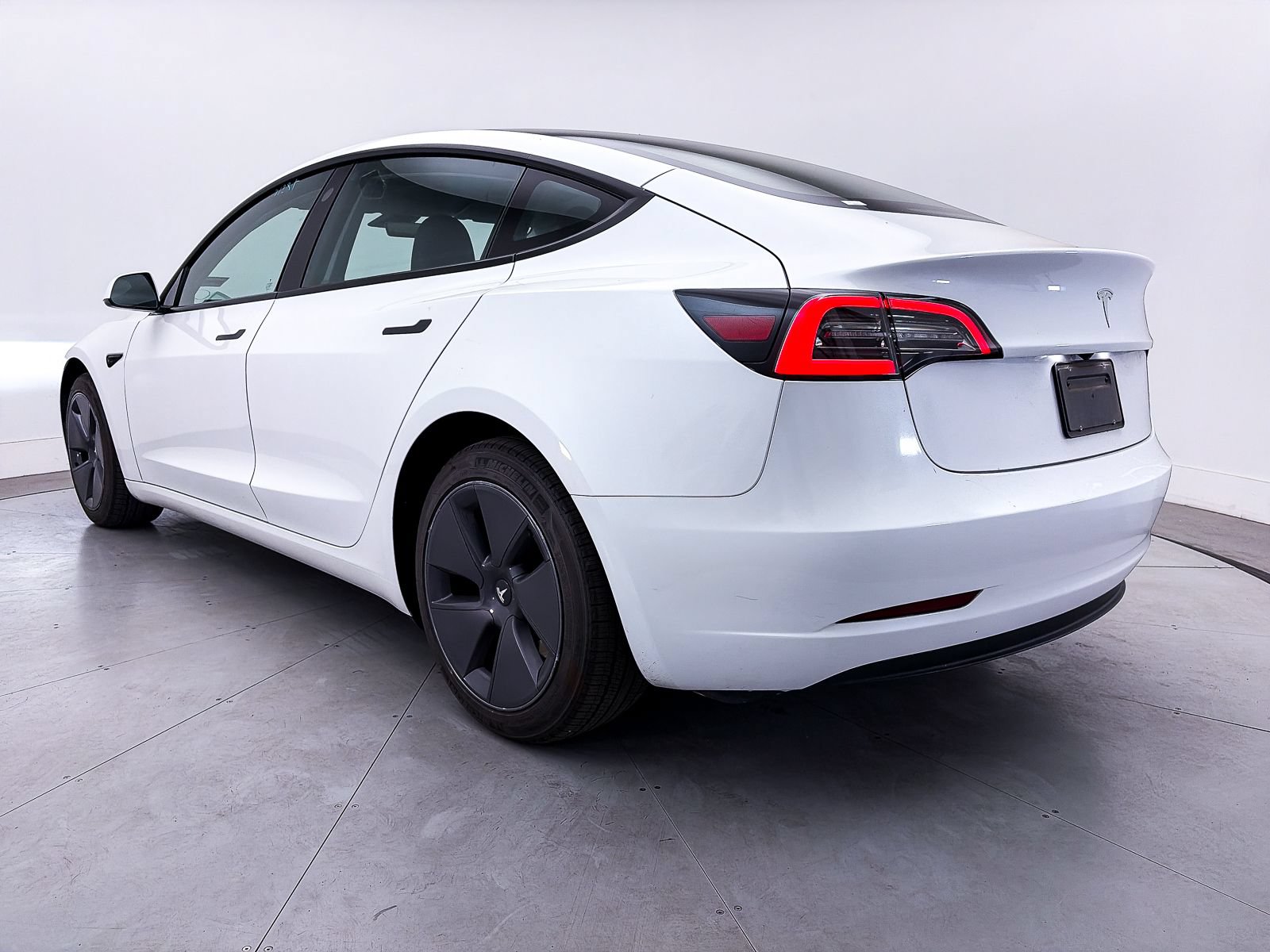 Used 2023 Tesla Model 3 Standard Range RWD image 22