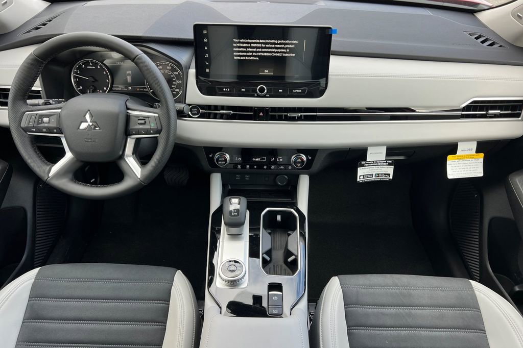 New 2026 Mitsubishi Outlander SE image 14