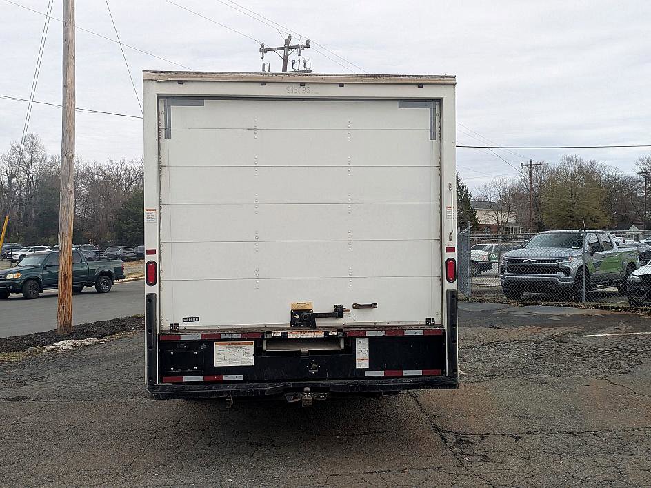 Used 2018 GMC Savana 3500 Extended w/ Driver Convenience Package image 6