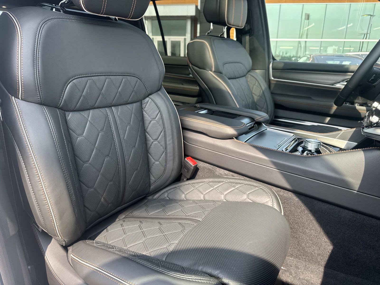 New 2026 Jeep Grand Wagoneer Summit AWD/4WD image 13