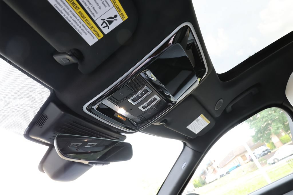 Used 2026 Land Rover Range Rover Velar S AWD/4WD image 17