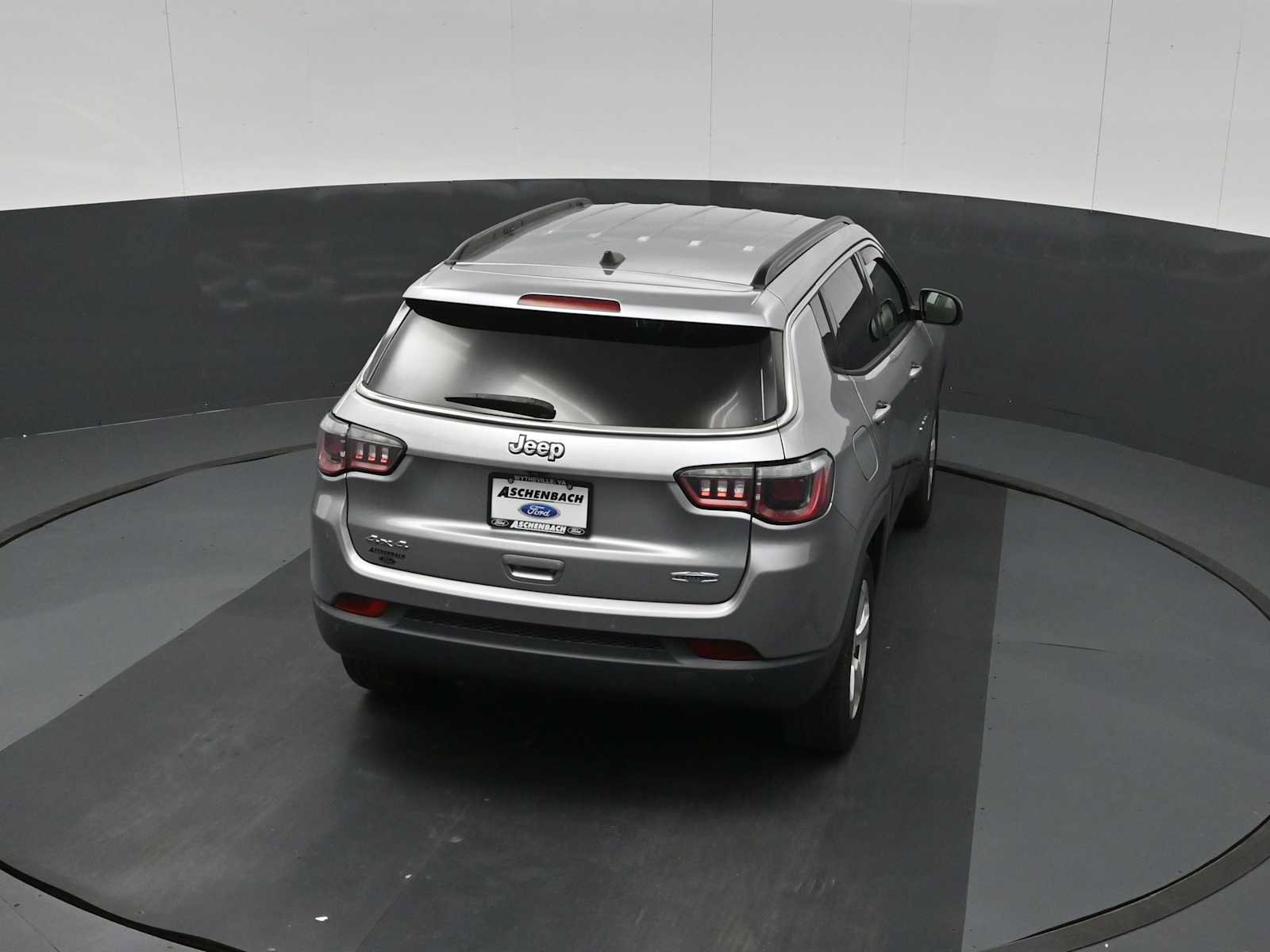 Used 2018 Jeep Compass Latitude w/ Popular Equipment Group AWD/4WD image 47