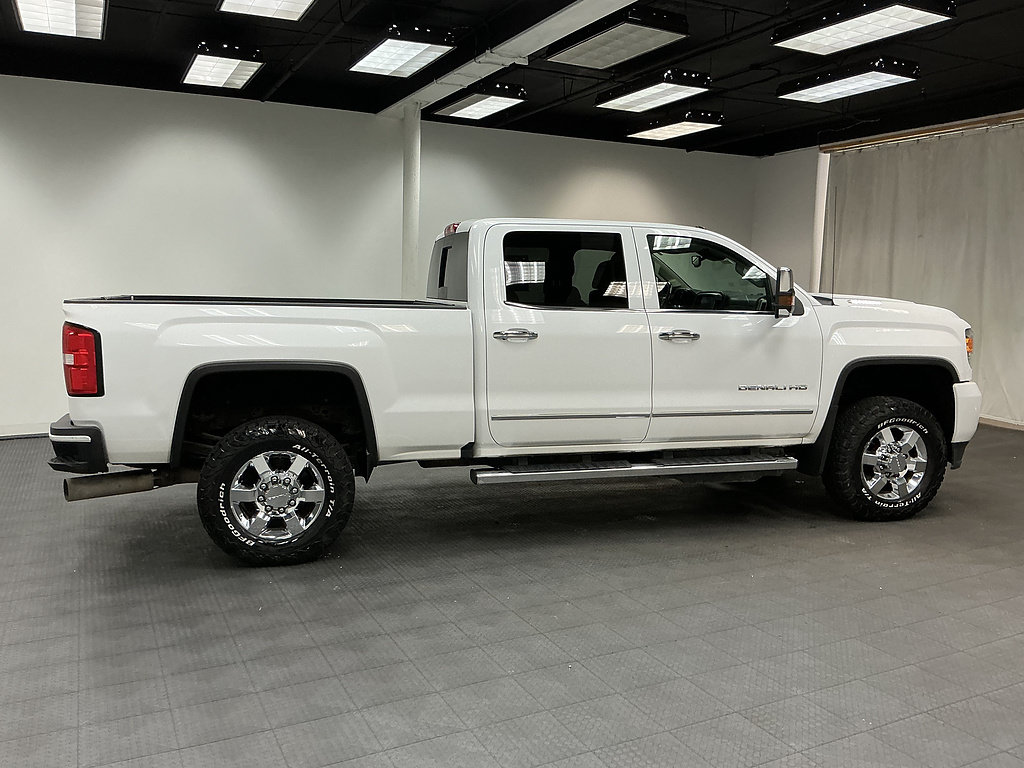 Used 2017 GMC Sierra 3500 Denali w/ Duramax Plus Package AWD/4WD image 6