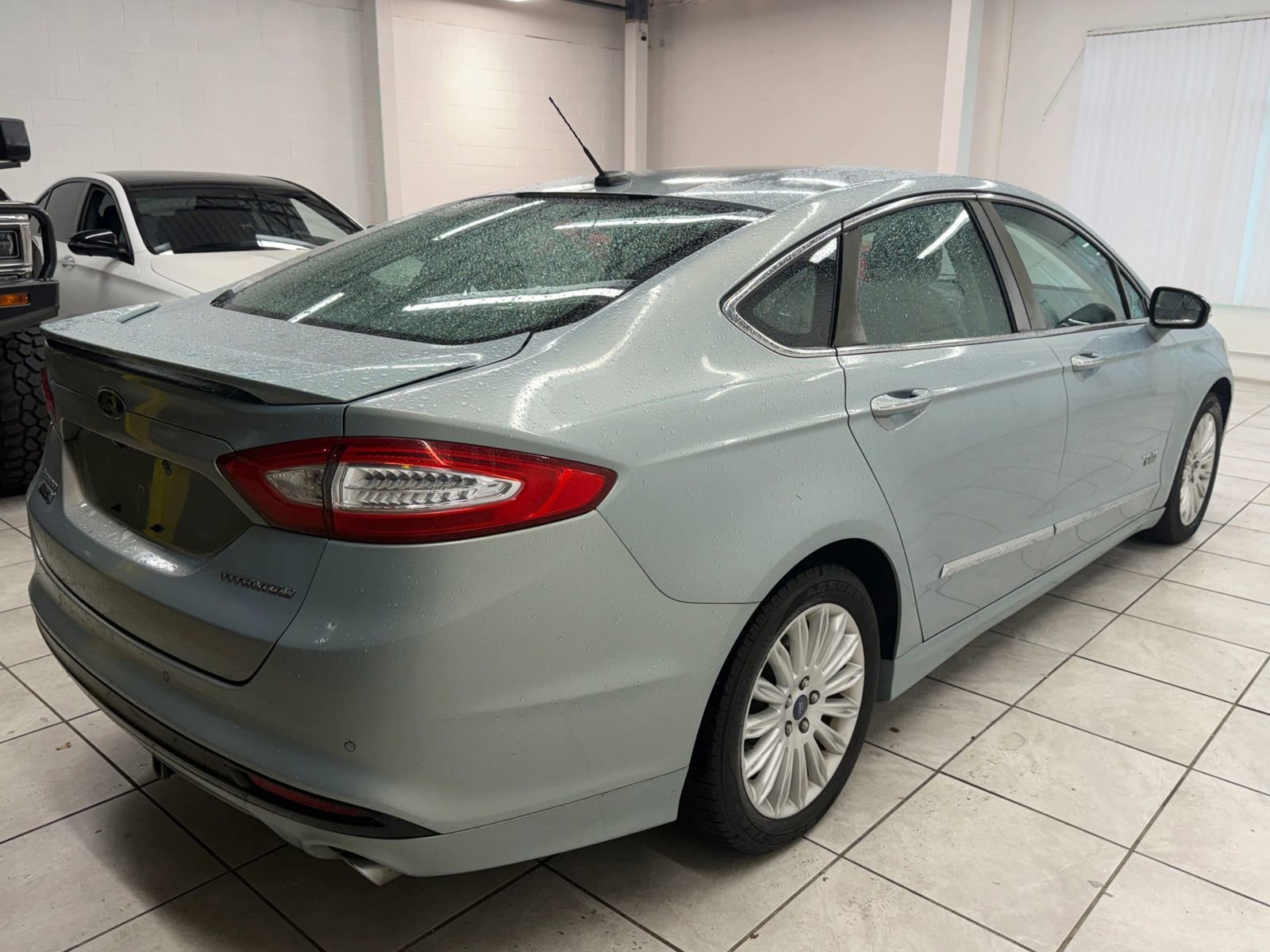 Used 2014 Ford Fusion Energi Titanium w/ Driver Assist Package FWD image 9