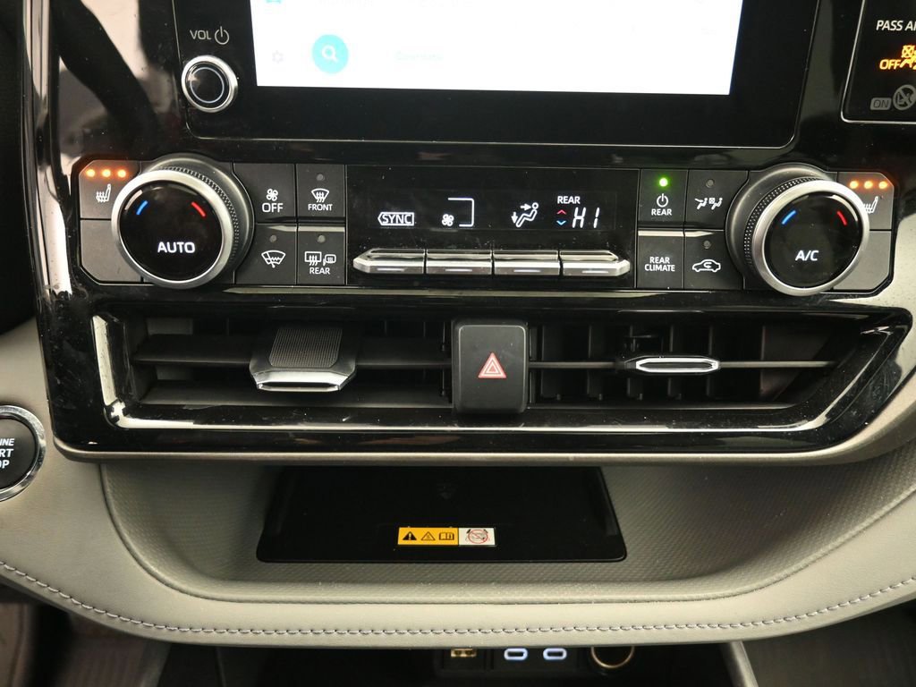 Used 2023 Toyota Highlander XLE image 20