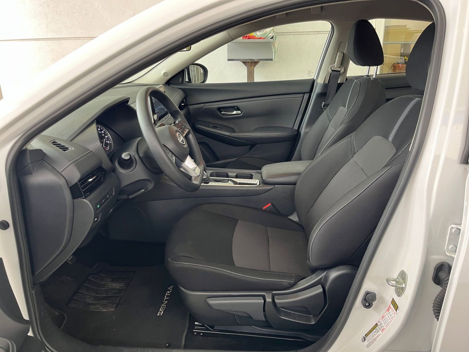 Used 2025 Nissan Sentra SV image 27