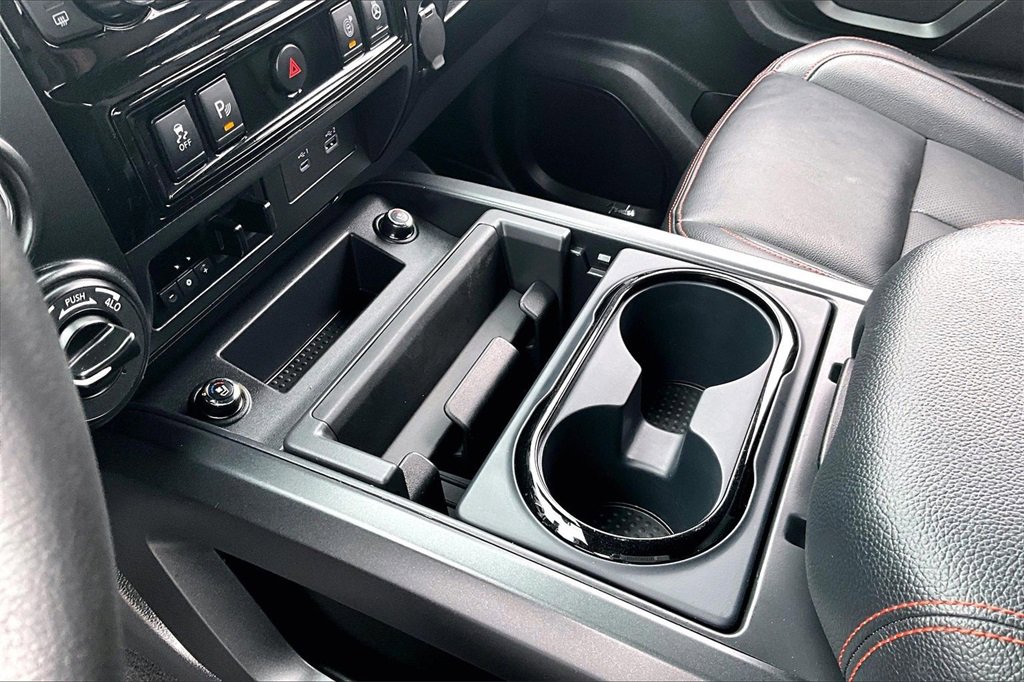 Used 2024 Nissan Titan PRO-4X w/ Pro-4x Convenience Package image 15