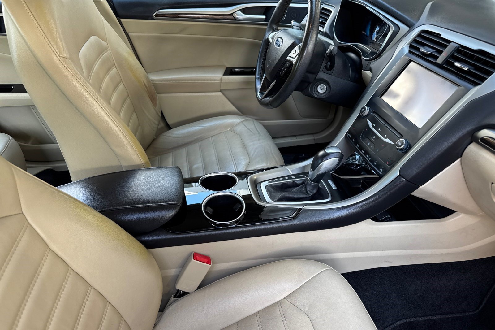 Used 2013 Ford Fusion SE FWD image 19