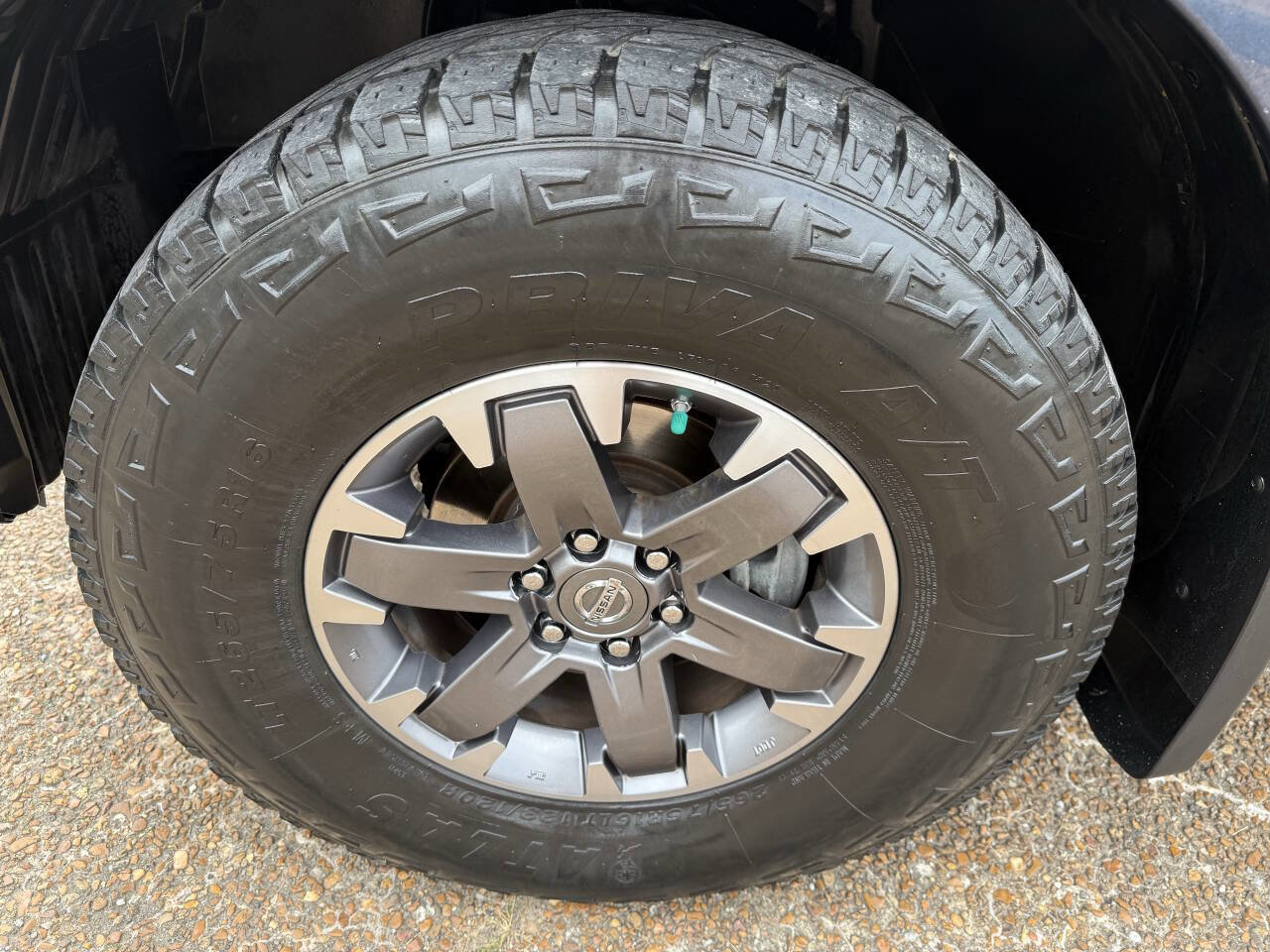 Used 2016 Nissan Frontier Desert Runner image 16