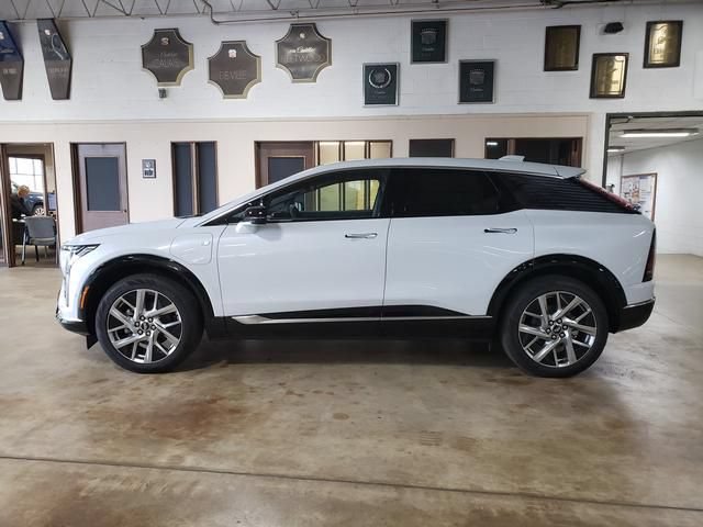 New 2027 Cadillac Optiq Premium Luxury w/ LPO, Floor Liner Package AWD/4WD image 7