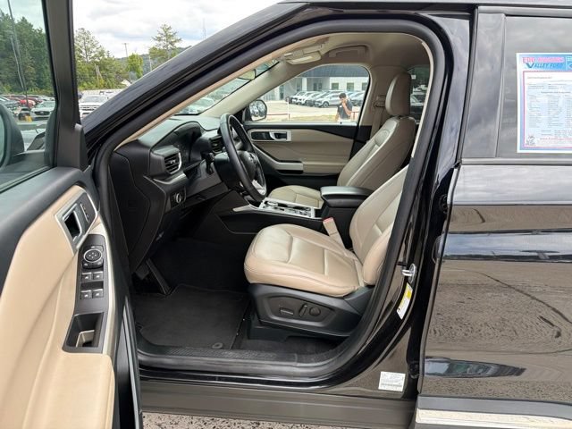 Used 2023 Ford Explorer XLT w/ Equipment Group 202A AWD/4WD image 41