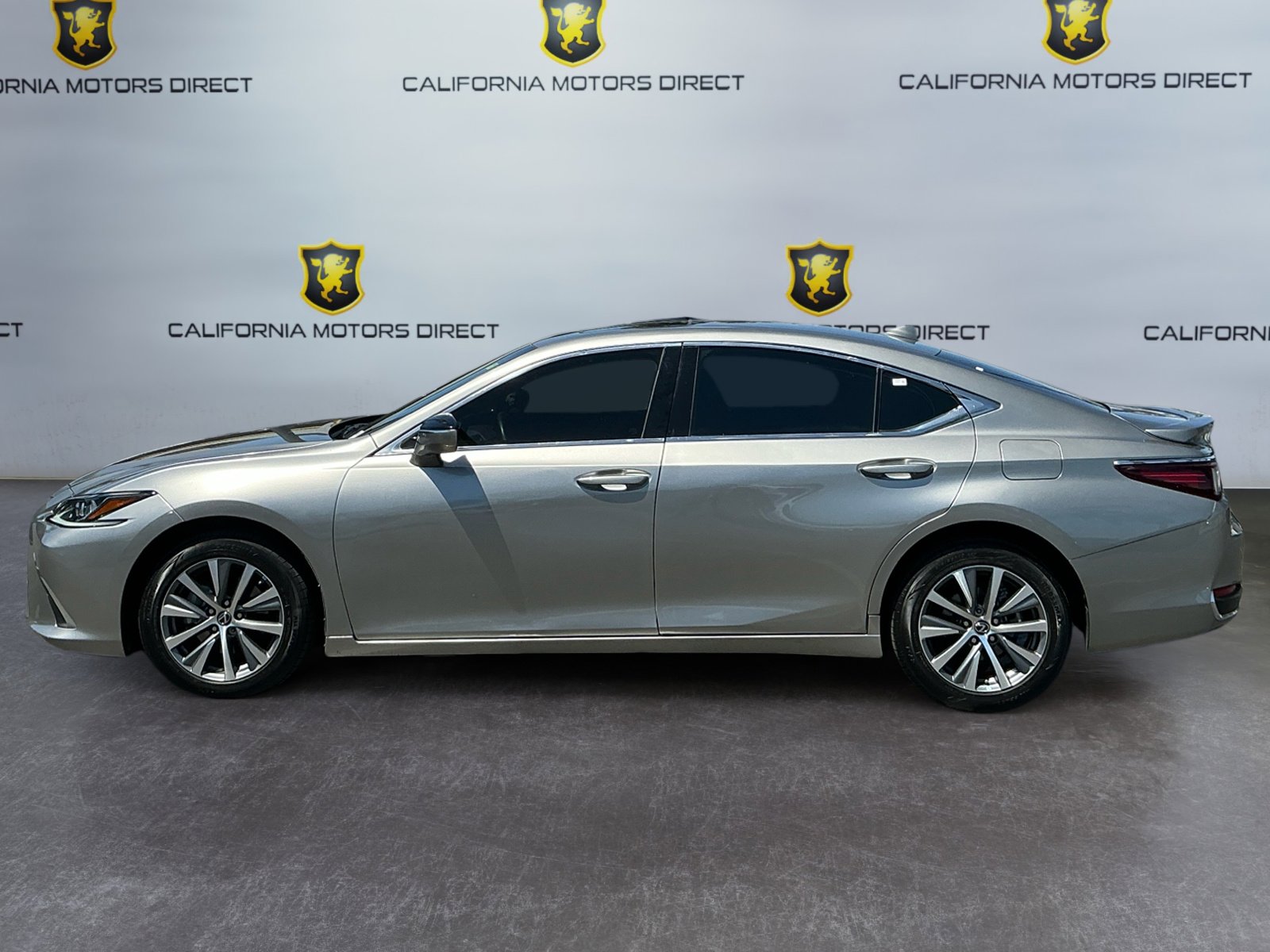 Used 2021 Lexus ES 300h w/ Accessory Package 2 FWD image 2